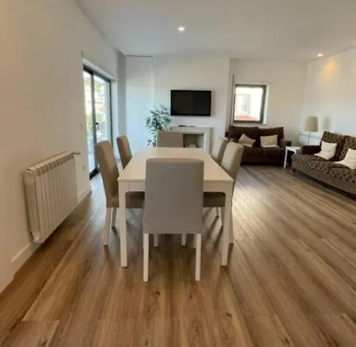 Em Frente A Apartment *