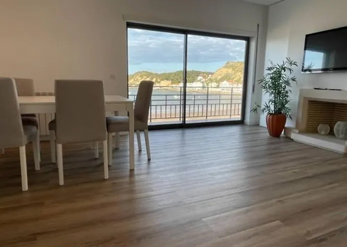 Em Frente A Apartment Sao Martinho do Porto